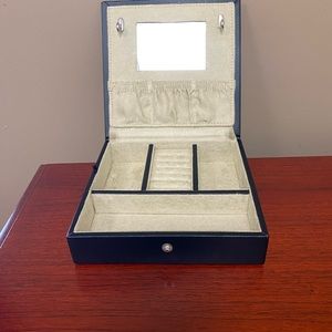 Compact leather lined jewelry box